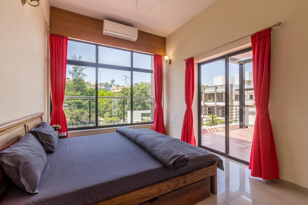 Stayvista's Greenwoods Villa: City-center Retreat With Pool & Games * Lonavala