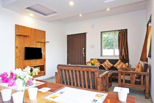 Villa Aum With Pool
