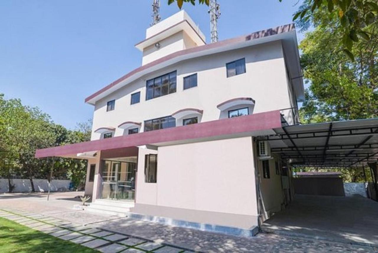 Hotel Mangal Residency !! 600 Mts From Railway Station !! Couple Friendly !! 3*