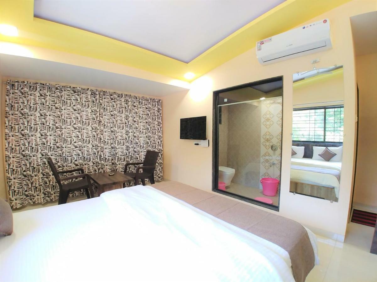 Mangal Residency !! 600 Mts From Railway Station !! Couple Friendly !! Lonavala
