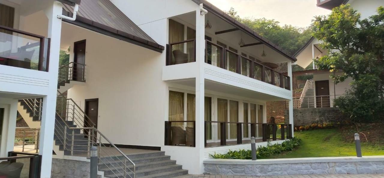 Juvana & , Aamby Valley City, Resort